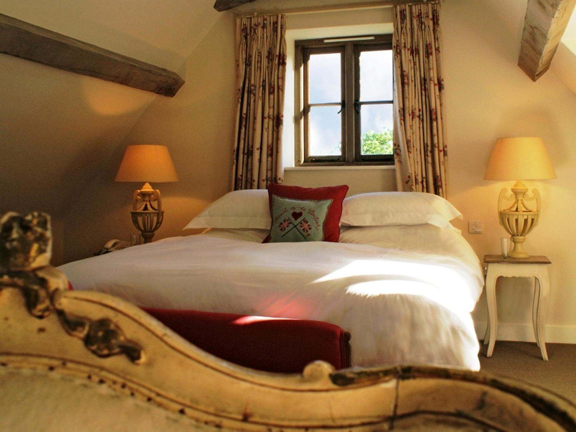 The Swan Inn Swinbrook Burford Extérieur photo