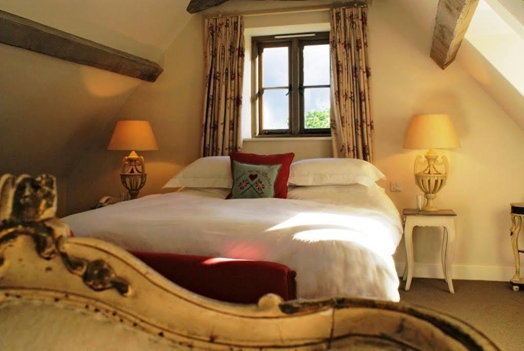 The Swan Inn Swinbrook Burford Extérieur photo